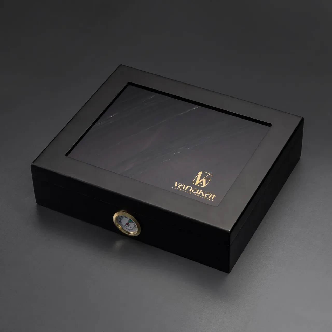 Humidor, Black Edition, photograph 1